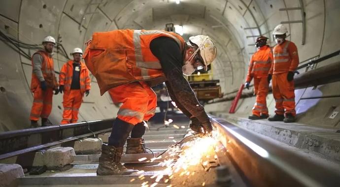 build the Crossrail underground line in the Stepney tunnel, London